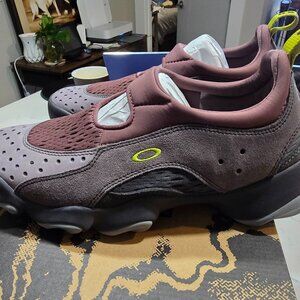 OAKLEY FACTORY TEAM FLESH X BRAIN DEAD Rose Mens Size 10 Sandal Mule Clog NEW